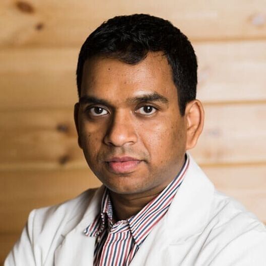 Nichenametla Headshot